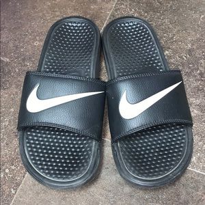 Nike Benassi Swoosh Slides